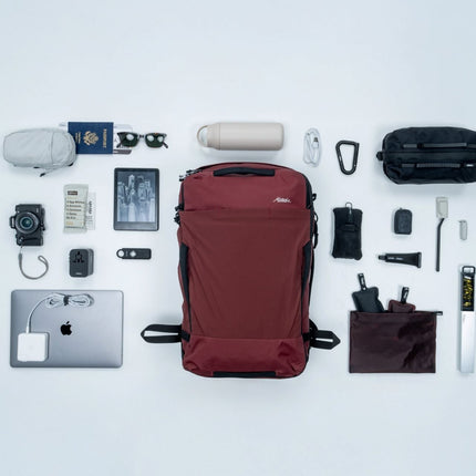 Matador GlobeRider35 Travel Backpack (garnet) - Handgepäckkonformer Rucksack für Weltreisen (35 liter) von Matador
