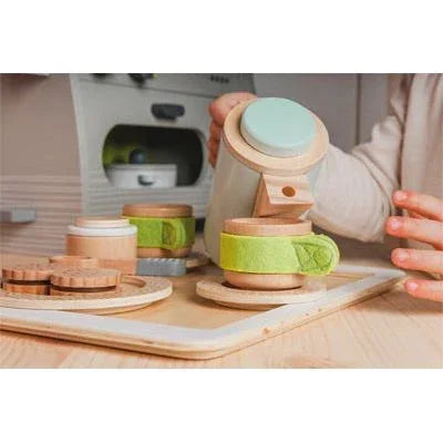 smallfoot Personalisierbare Kaffee- und Teeset Kinderküche Kinder Holzspielset ab 2 Jahren