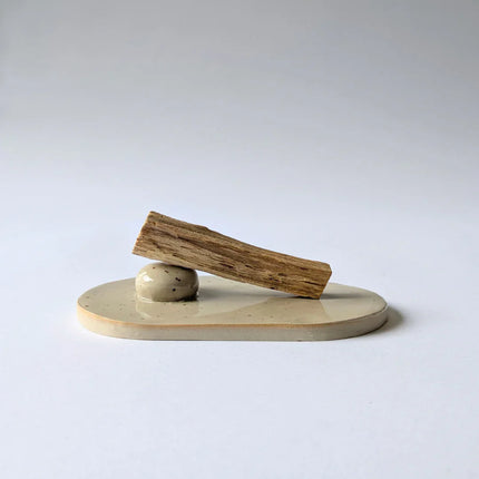 no need for more - Räucherstäbchenhalter - Keramik - Palo Santo