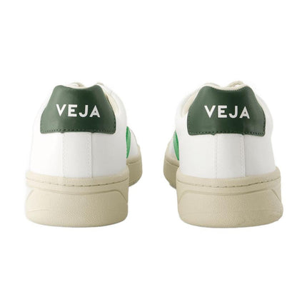 Urca Sneakers - Veja - Kunstleder - Zypressenweiß