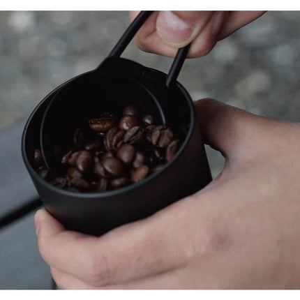 Hario Zebrang Coffee Can 50 g – Luftdichte Bohnen-Dose für unterwegs