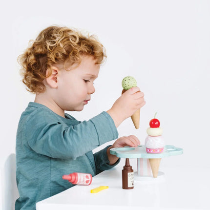 Le Toy Van's Eisdiele "Carlo's Gelato" Kinderspielzeug ab 2 Jahren Holz