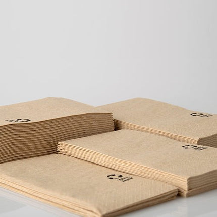 PAPSTAR Servietten 3-lagig, 33x33 cm, natur, aus recyceltem Papier | Folie (100 Stück)