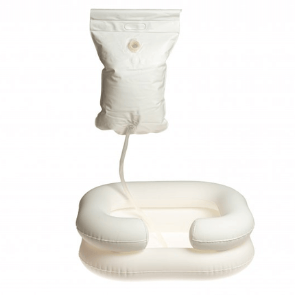 Aufblasbares Waschbecken – komfortable Haarpflege im Bett