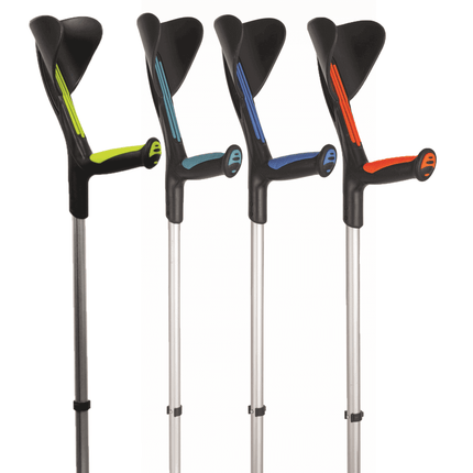 Moderne Unterarmgehstütze Advance – ergonomisch & leicht (0,51 kg), höhenverstellbar (77–98 cm), belastbar bis 140 kg, bi-injiziert mit Elastomergriff & rutschfester Spitze.