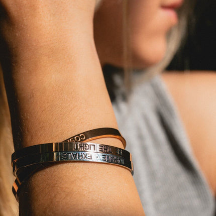 Armreif mit Gravur | rosé vergoldet | Be the light