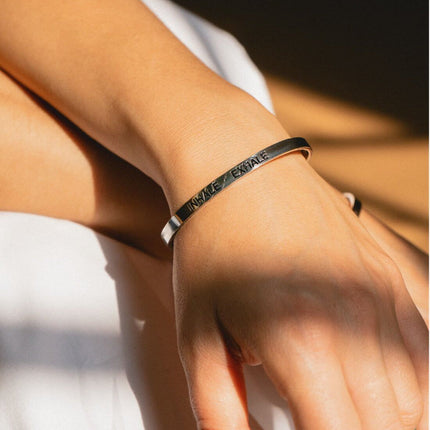 Armreif mit Gravur | Silber | Inhale - Exhale