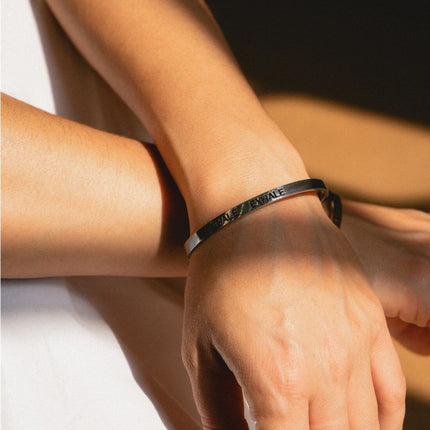 Armreif mit Gravur | Silber | Inhale - Exhale