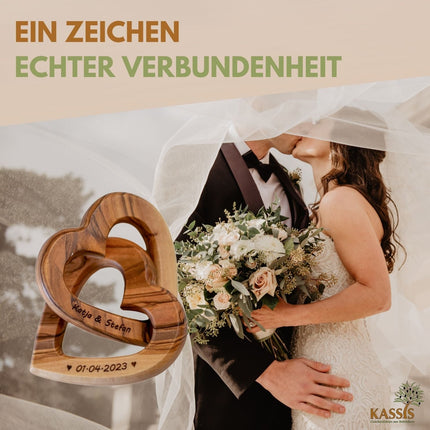 Personalisierte verbundene Herzen aus Olivenholz 10 cm mit Gravur | Geschenk zur Hochzeit, Valentinstag, Jubiläum
