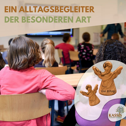 Schutzengel Handschmeichler aus Olivenholz mit Spruch „Lieblingsmensch“ | Mutmacher Glücksbringer Geschenk Liebe, Geburtstag