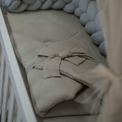 Babyhörnchen Musselin mit Schleife – Kuschelige Puckdecke & Einschlagdecke