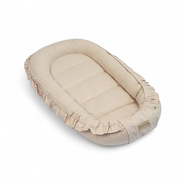 Babynestchen Baumwolle Rüschen – Verspielter mitwachsender Baby-Kokon