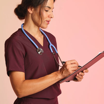 Active Scrub Top "Serena" – Bordeaux