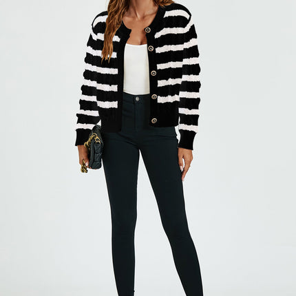 Schwarze-weiße Strickjacke mit Streifenmuster