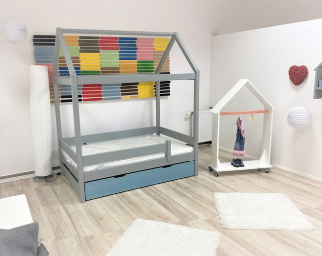 Solis Kinderbett Bio-Bett - Hausbett mit Bio-Matratze aus Massivholz und Naturholz
