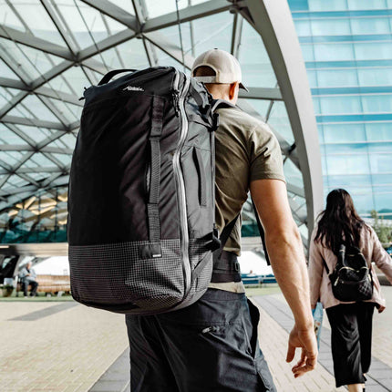 Matador GlobeRider45 Travel Backpack (black) - Handgepäckkonformer Rucksack für Weltreisen (45 liter) von Matador