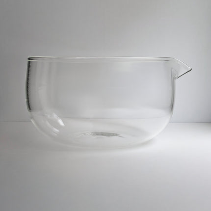 Glasschale mit Ausguss