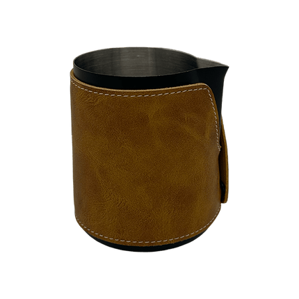 BaristaDelight henkellose Milchkanne mit Leder-Hülle