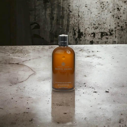 Molton Brown Re-Charge Black Pepper Shower Gel