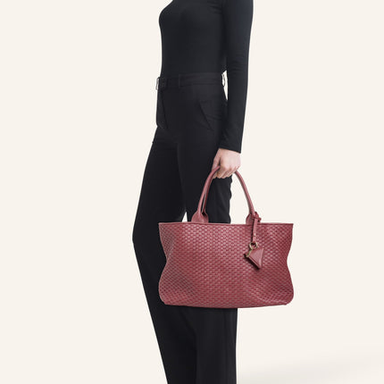 '60' Medium Tote Bag Chianti