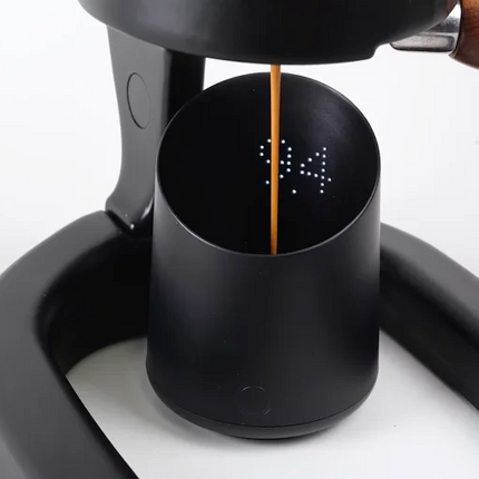 Subminimal SubScale – Digital Measuring Cup for Coffee