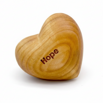 Thankgoods Holzherz Hope als Geschenk für Hoffnung zum Weitergeben. Ein herzliches Geschenk!