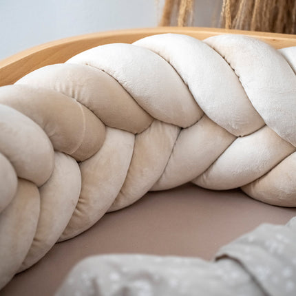 Bettschlange geflochten Fischgrätenoptik Velours – Premium Schutz & Komfort