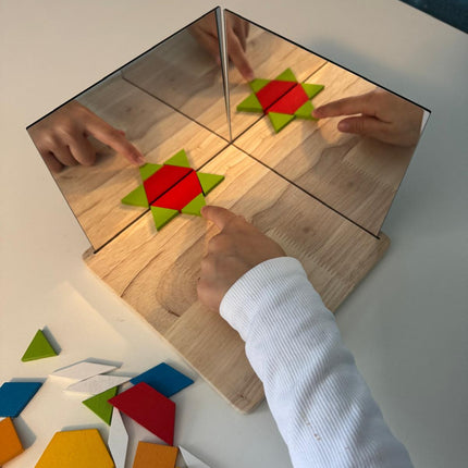 Symmetrie Spiel aus Holz mit Spiegel - mit flachen Bausteinen & Karten