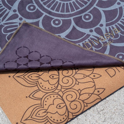 Yoga Handtuch rutschfest aus recycelter Mikrofaser & Silikon-Struktur auf der Unterseite