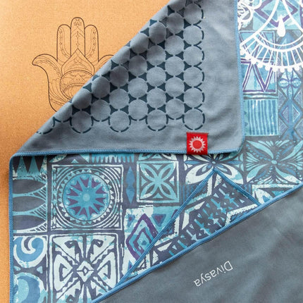 Yoga Handtuch rutschfest aus recycelter Mikrofaser & Silikon-Struktur auf der Unterseite