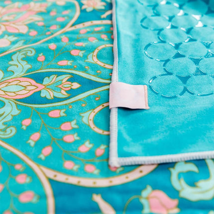 Yoga Handtuch rutschfest aus recycelter Mikrofaser & Silikon-Struktur auf der Unterseite