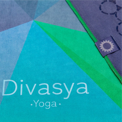 Yoga Handtuch rutschfest aus recycelter Mikrofaser & Silikon-Struktur auf der Unterseite
