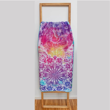 Yoga Handtuch rutschfest aus recycelter Mikrofaser & Silikon-Struktur auf der Unterseite