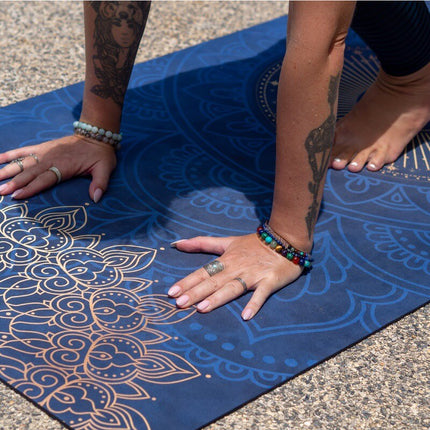 Nachhaltige Yogamatte aus Naturkautschuk & recycelter Mikrofaser Chakra