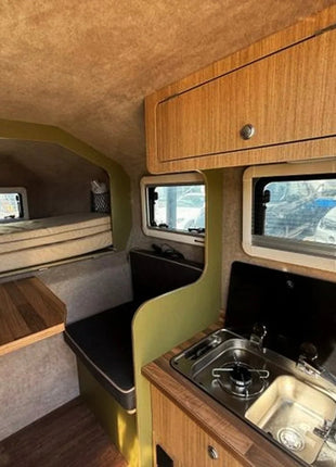 Absetz-Wohnkabine Camper Leichtbau – ca. 220 kg, 20 mm EPS-Isolierung, ausziehbares 195×160 cm-Bett - Linkreich