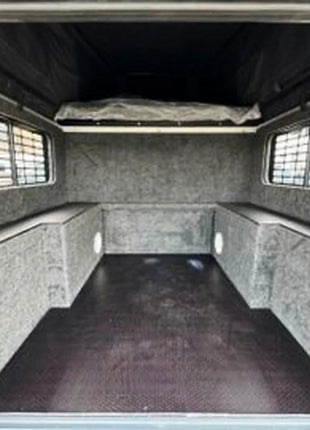 Capracamper Absetz-WohnkCampraabine Camper Leichtbau – ca. 220 kg, 20 mm EPS-Isolierung, ausziehbares 195×160 cm-Bett - Linkreich