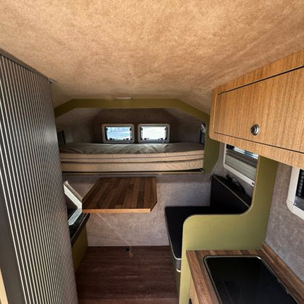 Absetz - Wohnkabine Leichtbau – ca. 220 kg, 20 mm EPS - Isolierung, ausziehbares 195×160 cm - Bett (Absetzkabinen) kaufen bei Linkreich – Jetzt entdecken!