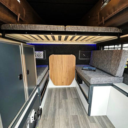 Absetz - Wohnkabine Offroad – 170 W Solaranlage, Eberspächer - Diesel - Standheizung, Face - to - Face - Dinette (Schwarz/Grau/Grün) (Absetzkabinen) kaufen bei Linkreich – Jetzt entdecken!