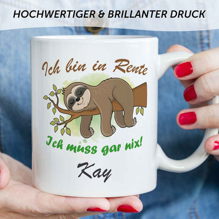 SEO. Bedruckte Tasse Faultier in Rente - Personalisiert mit Name - Weiß Linkreich