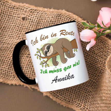 SEO. Bedruckte Tasse Faultier in Rente - Personalisiert mit Name - Schwarz & Weiß Linkreich