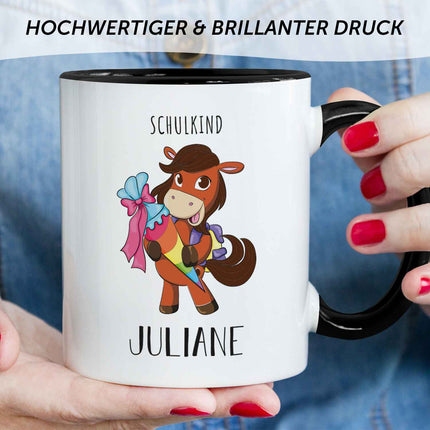 SEO. Bedruckte Tasse mit Motiv - Einschulung Pferd - Dunkelbraun - Schwarz & Weiß Linkreich