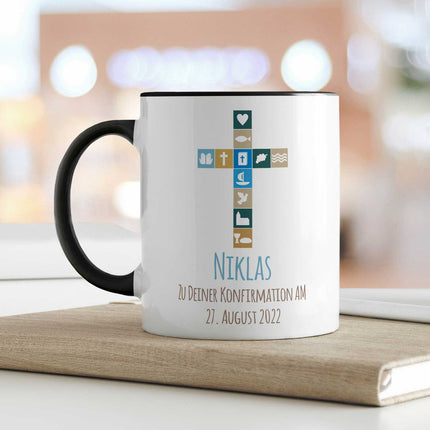 SEO. Bedruckte Tasse mit Motiv - Zur Konfirmation V2 mit Name & Datum - Schwarz & Weiß Linkreich
