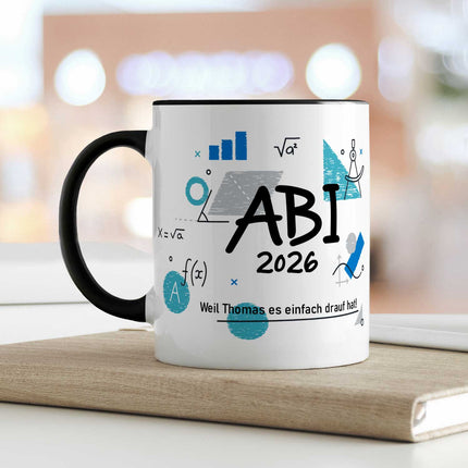 SEO. Bedruckte Tasse mit Spruch - Abi - Personalisiert mit Namen - Schwarz & Weiß Linkreich