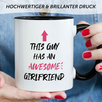 SEO. Bedruckte Tasse mit Spruch - Awesome Girlfriend - Schwarz & Weiß Linkreich