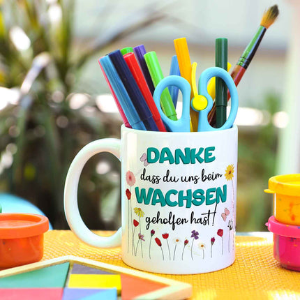 SEO. Bedruckte Tasse mit Spruch - "Danke dass du uns beim Wachsen geholfen hast" - Blumen Blau - Weiß Linkreich