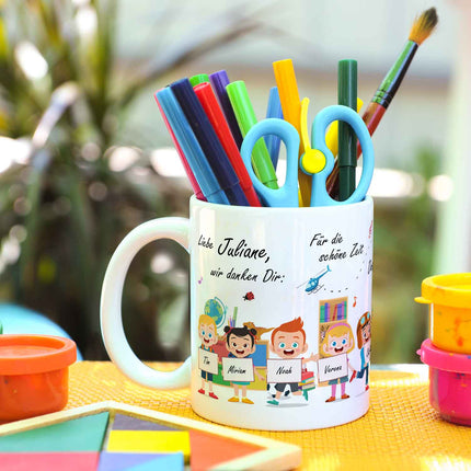 SEO. Bedruckte Tasse mit Spruch Erzieher/in Abschied mit Schildern für bis zu 10 Namen - Schwarz & Weiß Linkreich