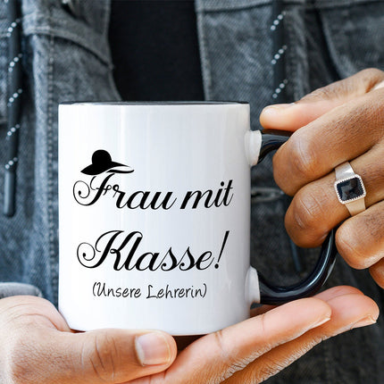 SEO. Bedruckte Tasse mit Spruch Frau mit Klasse - Weiß Linkreich