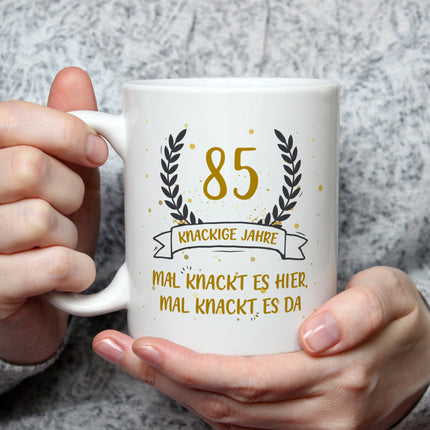 SEO. Bedruckte Tasse mit Spruch Knackige Jahre - Weiß Linkreich