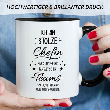 SEO. Bedruckte Tasse mit Spruch Stolze Chefin - Schwarz & Weiß Linkreich