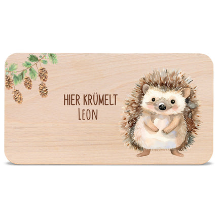 SEO. Bedrucktes Frühstücksbrettchen "Hier Krümelt" mit Tiermotiv & Namen - Igel Linkreich